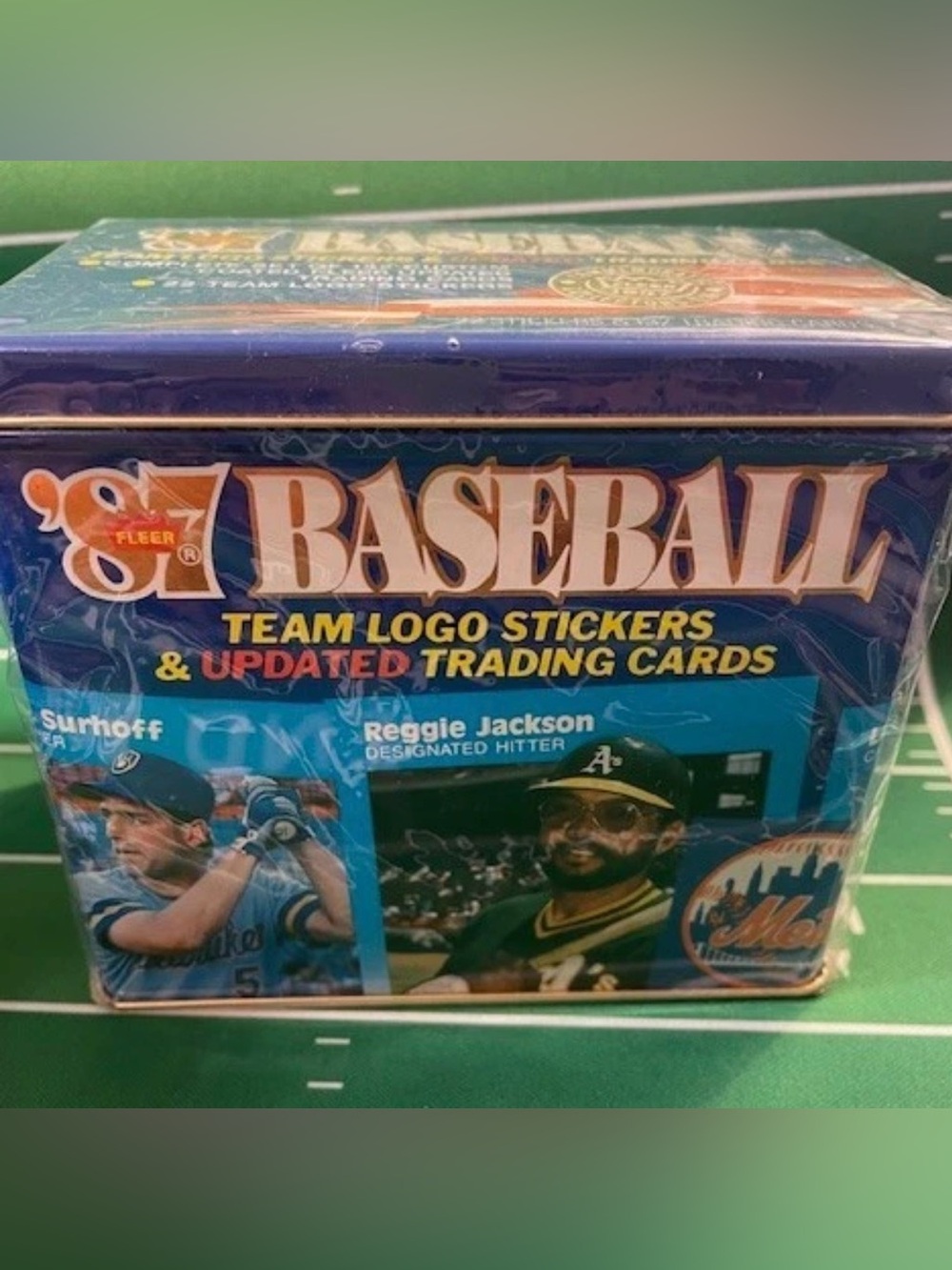 87 GLOSSY Fleer Baseball Tin Can Factory Sealed (rookies and traded)
MADDUX RC - Picture 2 of 8